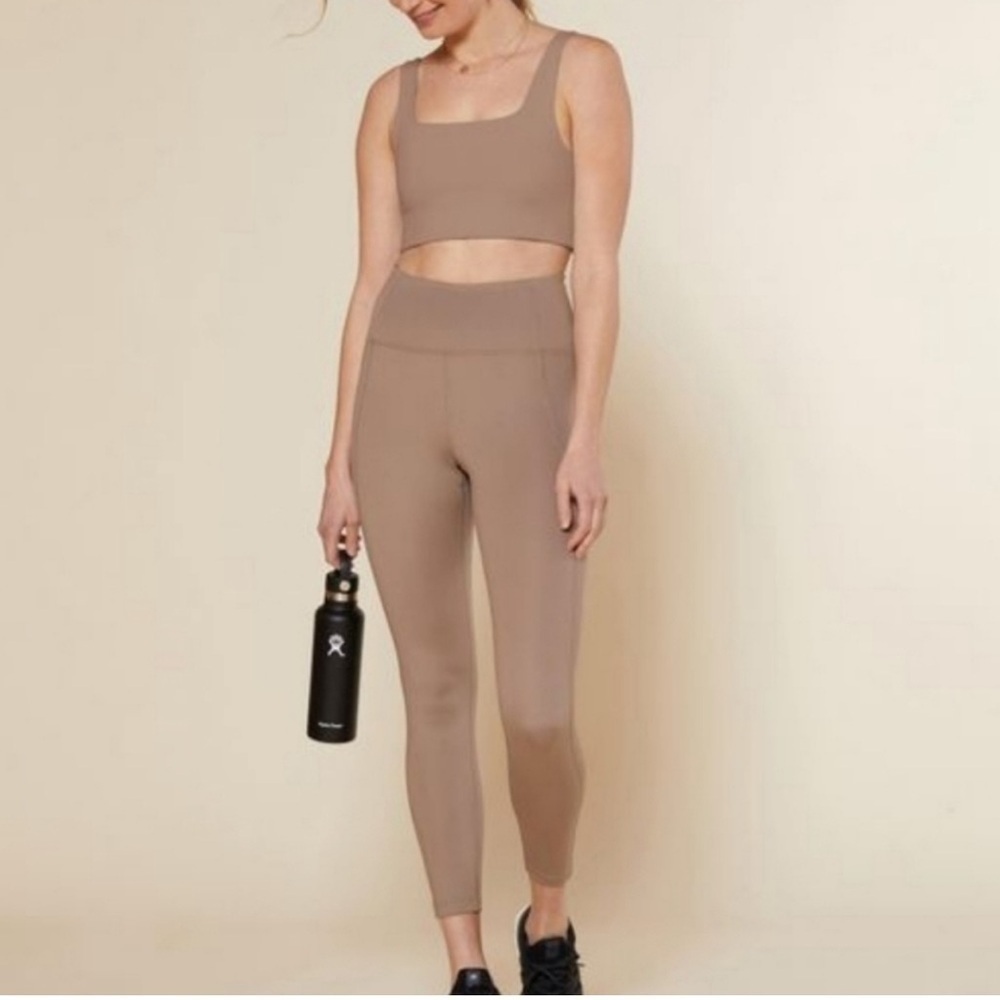 Girlfriend Collective Milo Float Bra & High Rise‎ Float Leggings in Taupe sz S